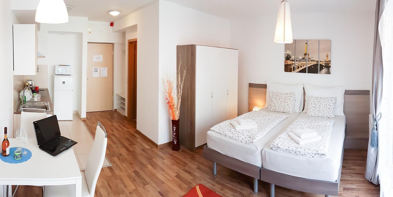 Corvin Holiday Apartments Hotel Budapest Eksteriør billede