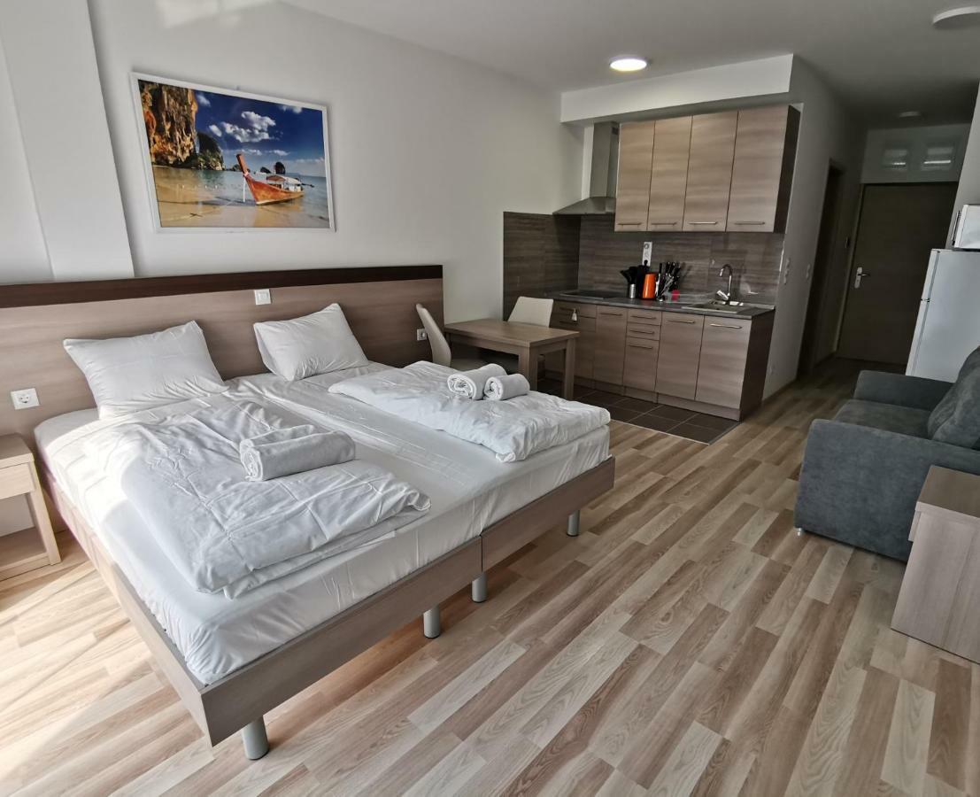 Corvin Holiday Apartments Hotel Budapest Eksteriør billede