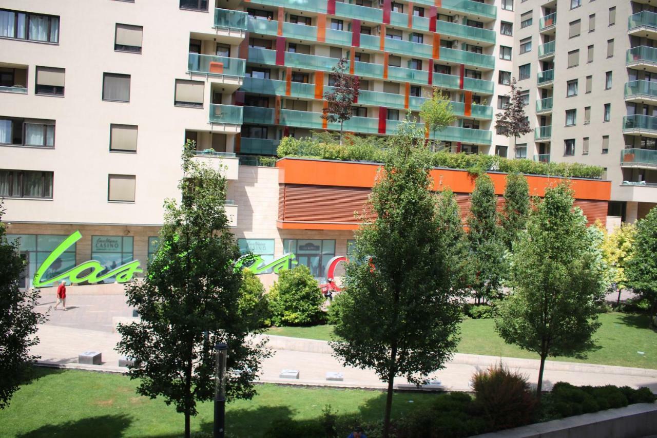 Corvin Holiday Apartments Hotel Budapest Eksteriør billede