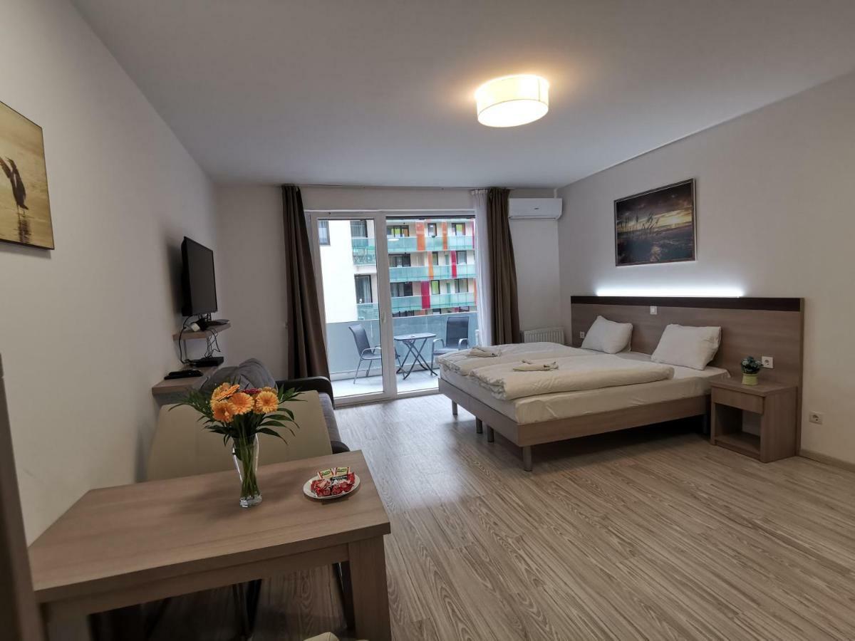 Corvin Holiday Apartments Hotel Budapest Eksteriør billede