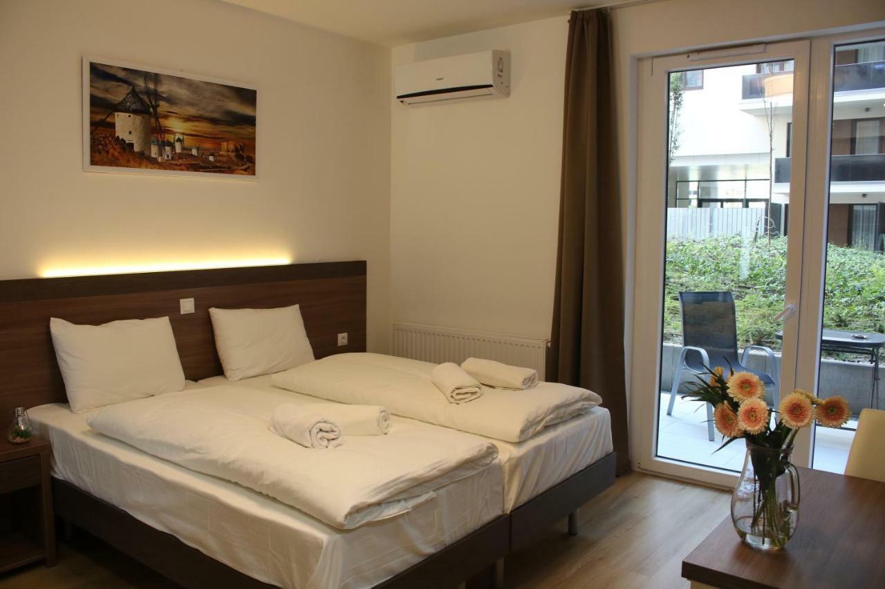Corvin Holiday Apartments Hotel Budapest Eksteriør billede