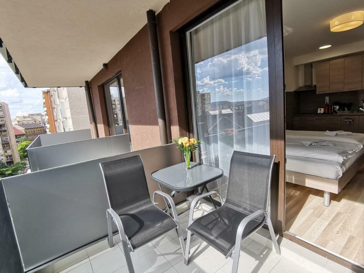 Corvin Holiday Apartments Hotel Budapest Eksteriør billede