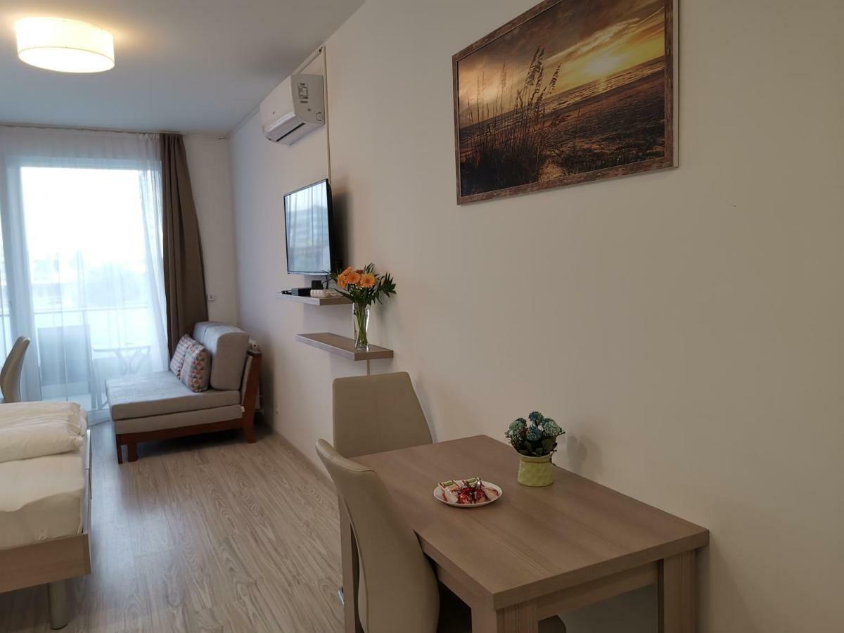 Corvin Holiday Apartments Hotel Budapest Eksteriør billede
