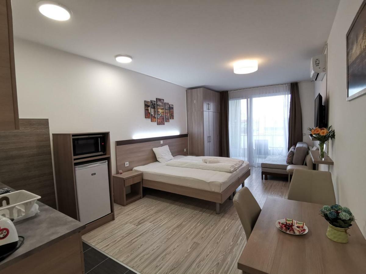 Corvin Holiday Apartments Hotel Budapest Eksteriør billede